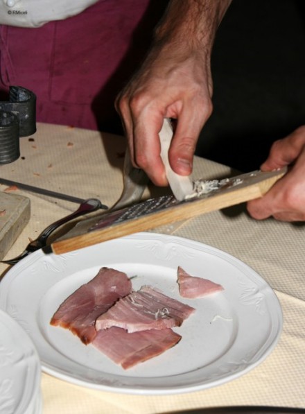 prosciutto cotto in crosta nel piatto