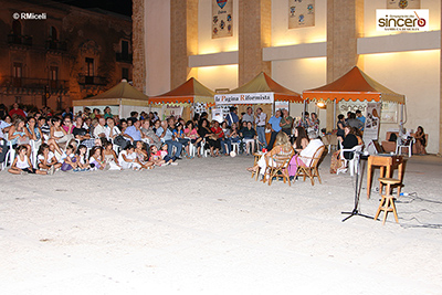 Notte bianca in piazza della Vittoria a Sambuca di Sicilia