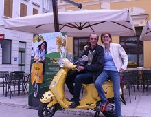 Martino e Giuditta sulla vespa