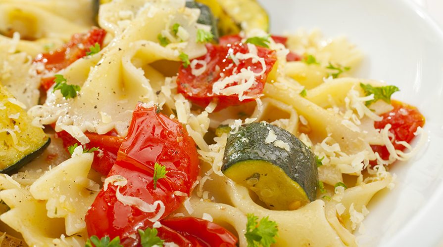 farfalle-con-coriandoli-d-verdure-di-stagione