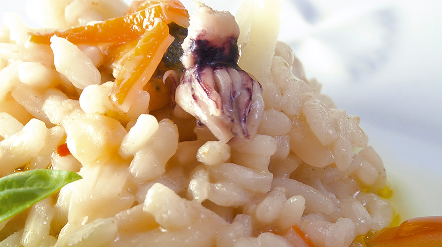 risotto-con-seppioline-vongole-e-surimi