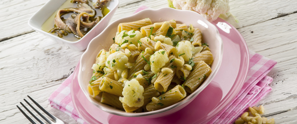 pasta-cavolfiore-olive-capperi-e-pomodori-secchi